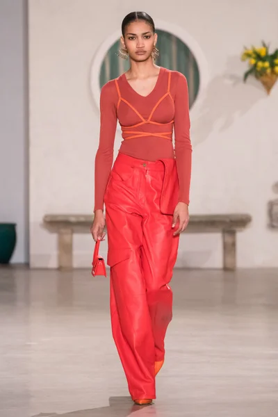 Look 28